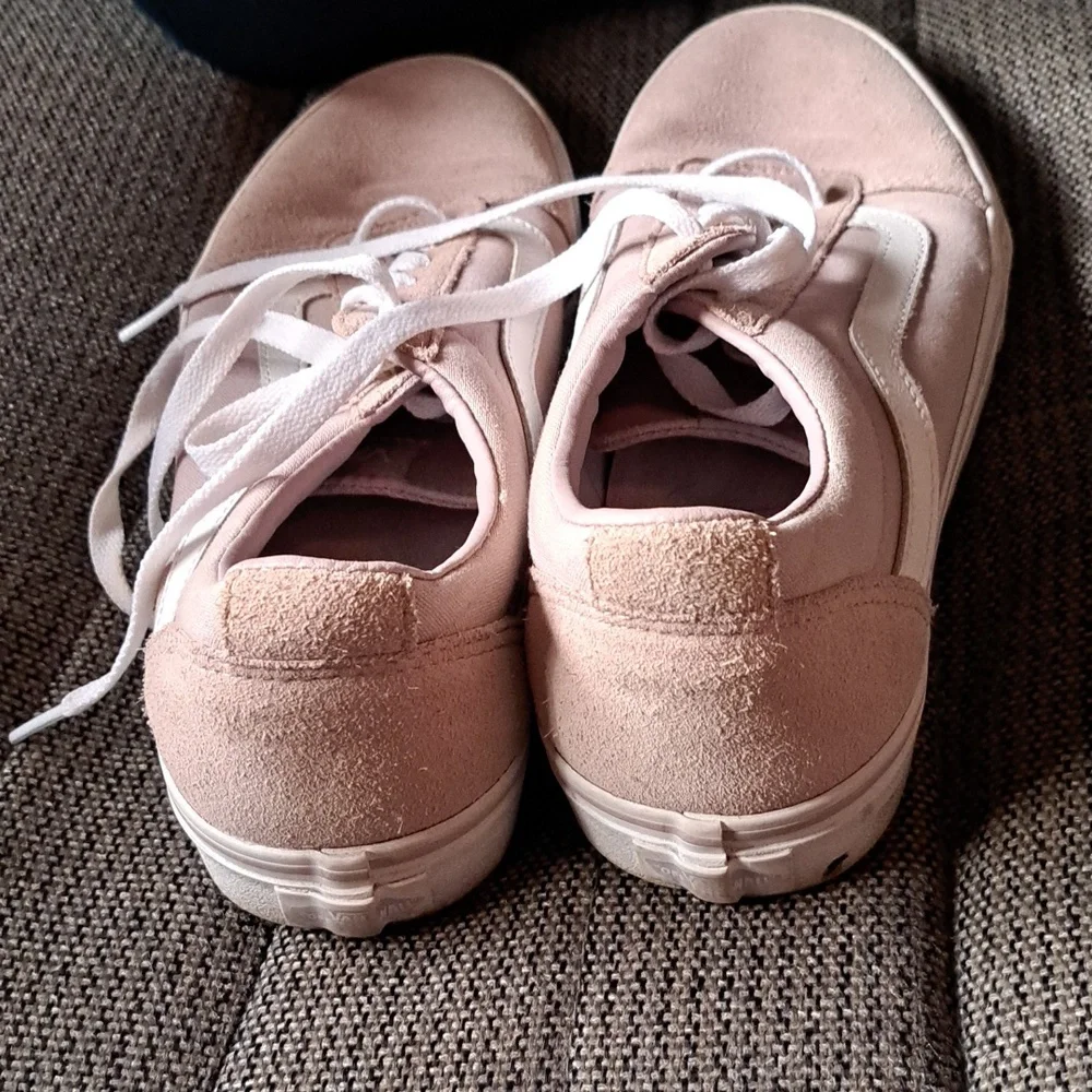 Vans - Picture 6 of 7